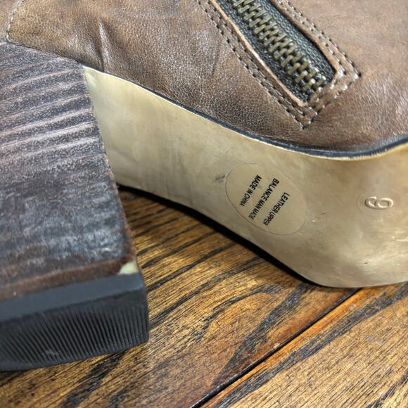 Anthro Seychelles Cognac Brown Distressed Leather Bootie w/Brass Buttons Size 9 - Picture 7 of 10